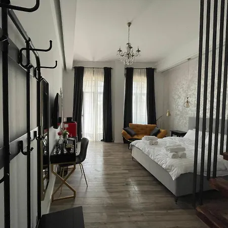 Tomis' Dreams Hotel